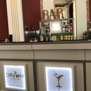 cocktail bar