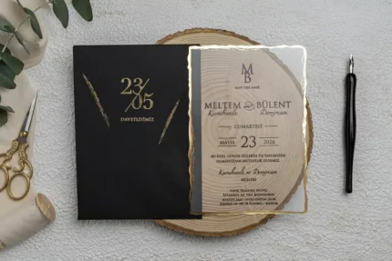 Invitatie de nunta din plexiglass cu plic negru