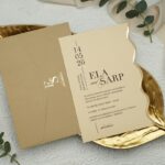Invitatii de nunta deosebite cu insertii aurii